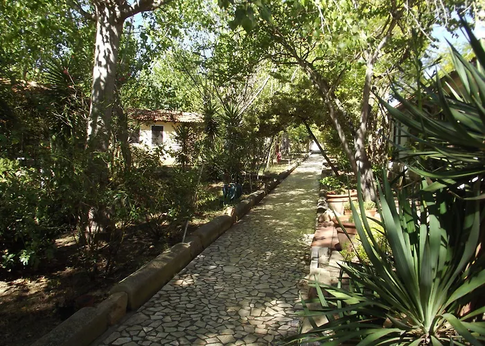 Villaggio Sos Flores 营地 3*