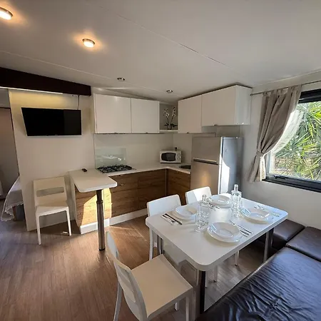 Kamp alanı Villaggio Sos Flores 3*
