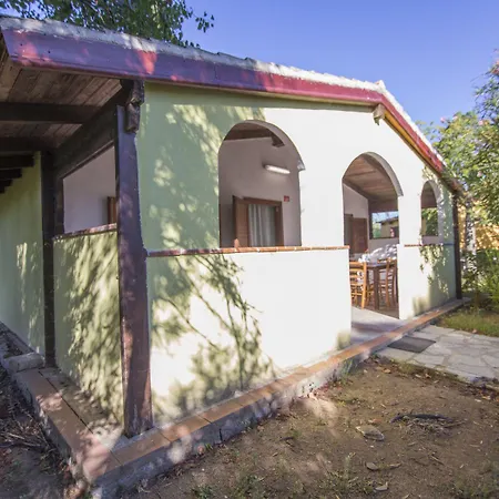 Kamp alanı Villaggio Sos Flores 3*
