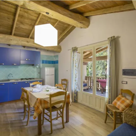 Kamp alanı Villaggio Sos Flores