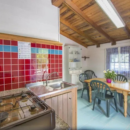 Kamp alanı Villaggio Sos Flores