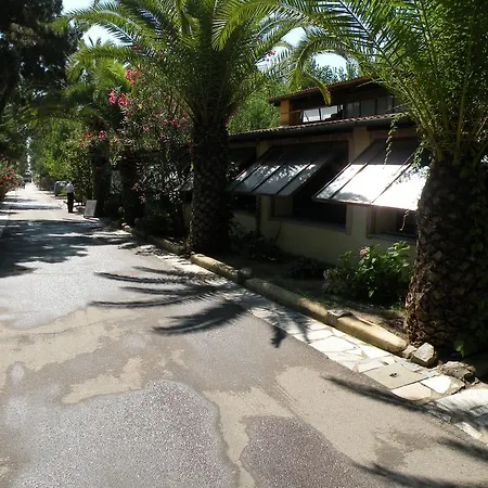 Kamp alanı Villaggio Sos Flores
